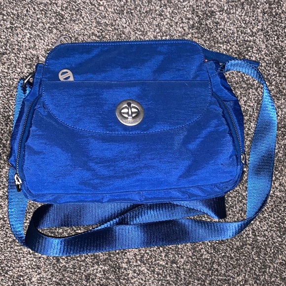 Baggallini Crossbody - Picture 1 of 3